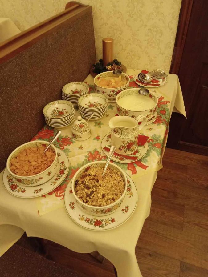 Hotel Graf Rolshausen มอนเชา ภายนอก รูปภาพ