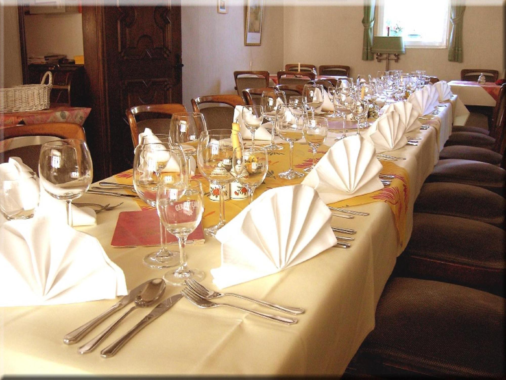 Hotel Graf Rolshausen มอนเชา ภายนอก รูปภาพ