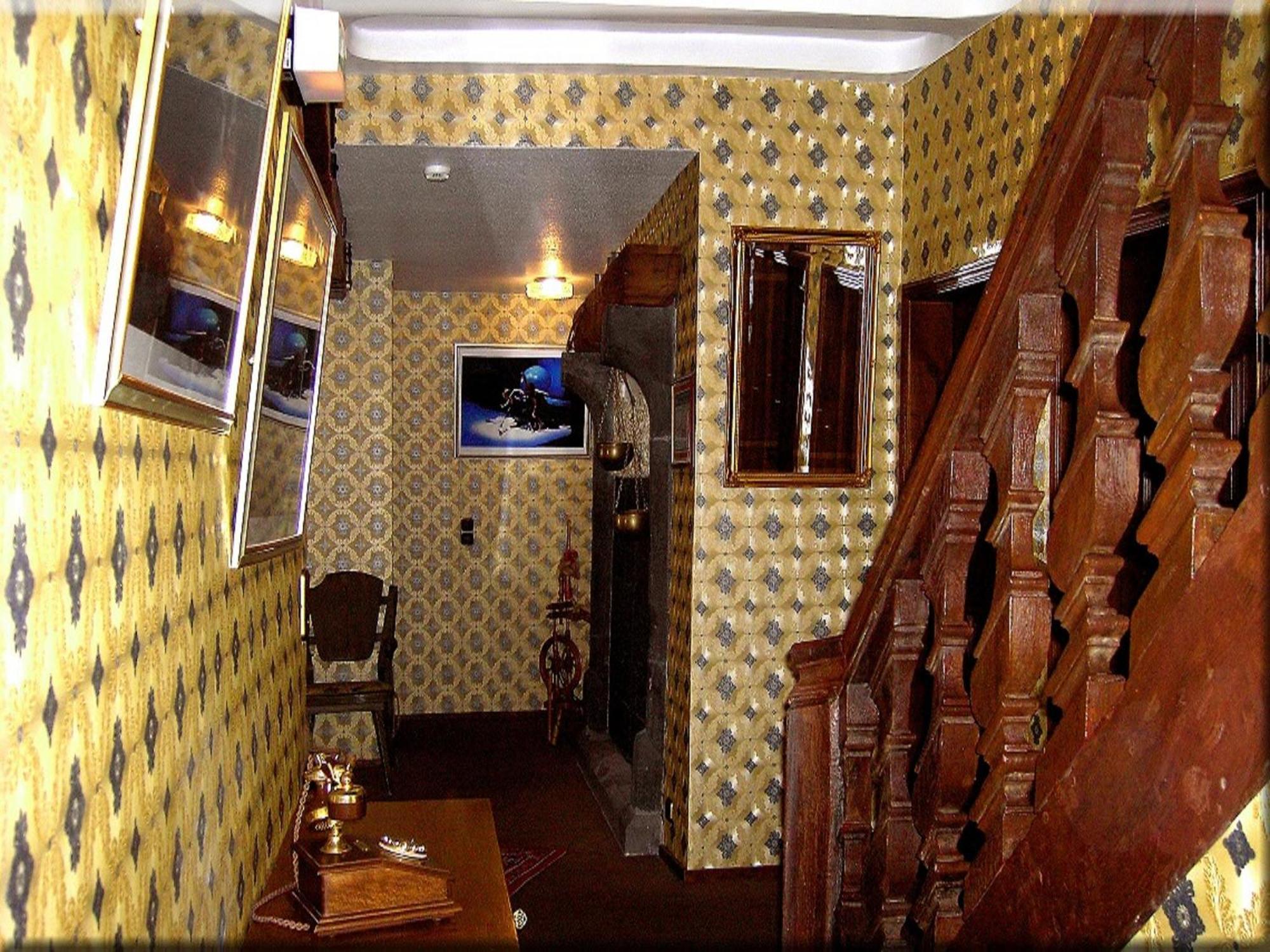 Hotel Graf Rolshausen มอนเชา ภายนอก รูปภาพ