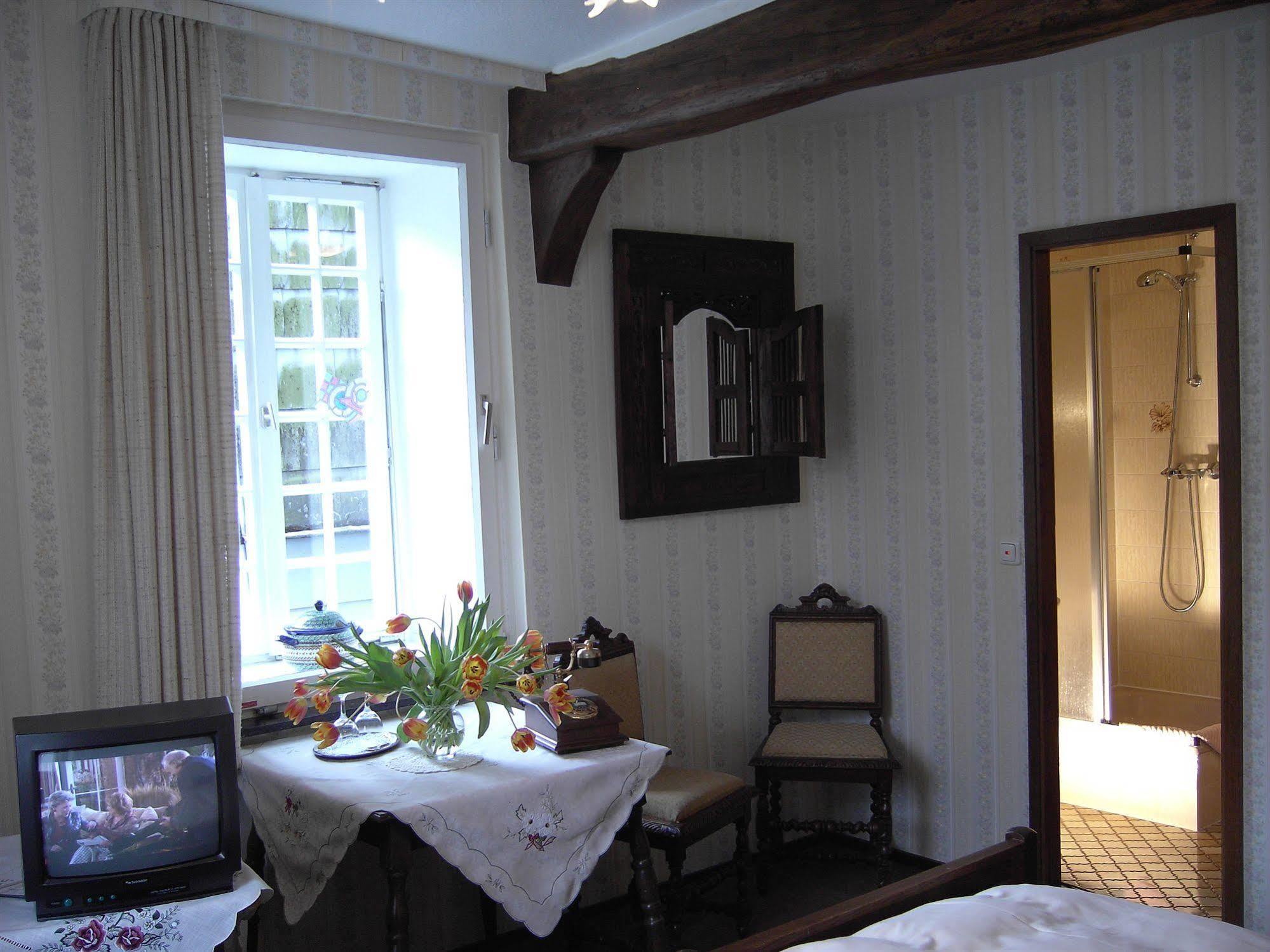 Hotel Graf Rolshausen มอนเชา ภายนอก รูปภาพ