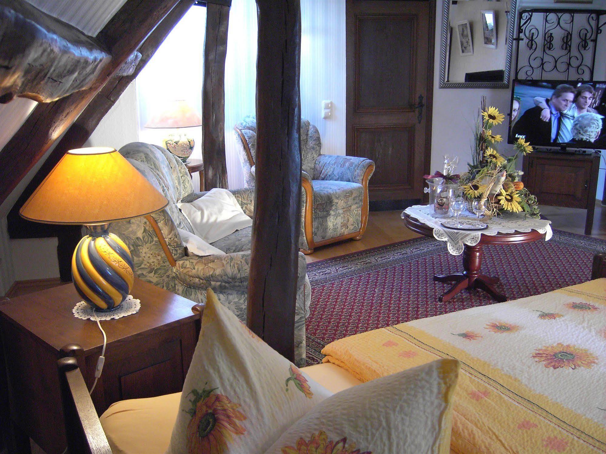 Hotel Graf Rolshausen มอนเชา ภายนอก รูปภาพ
