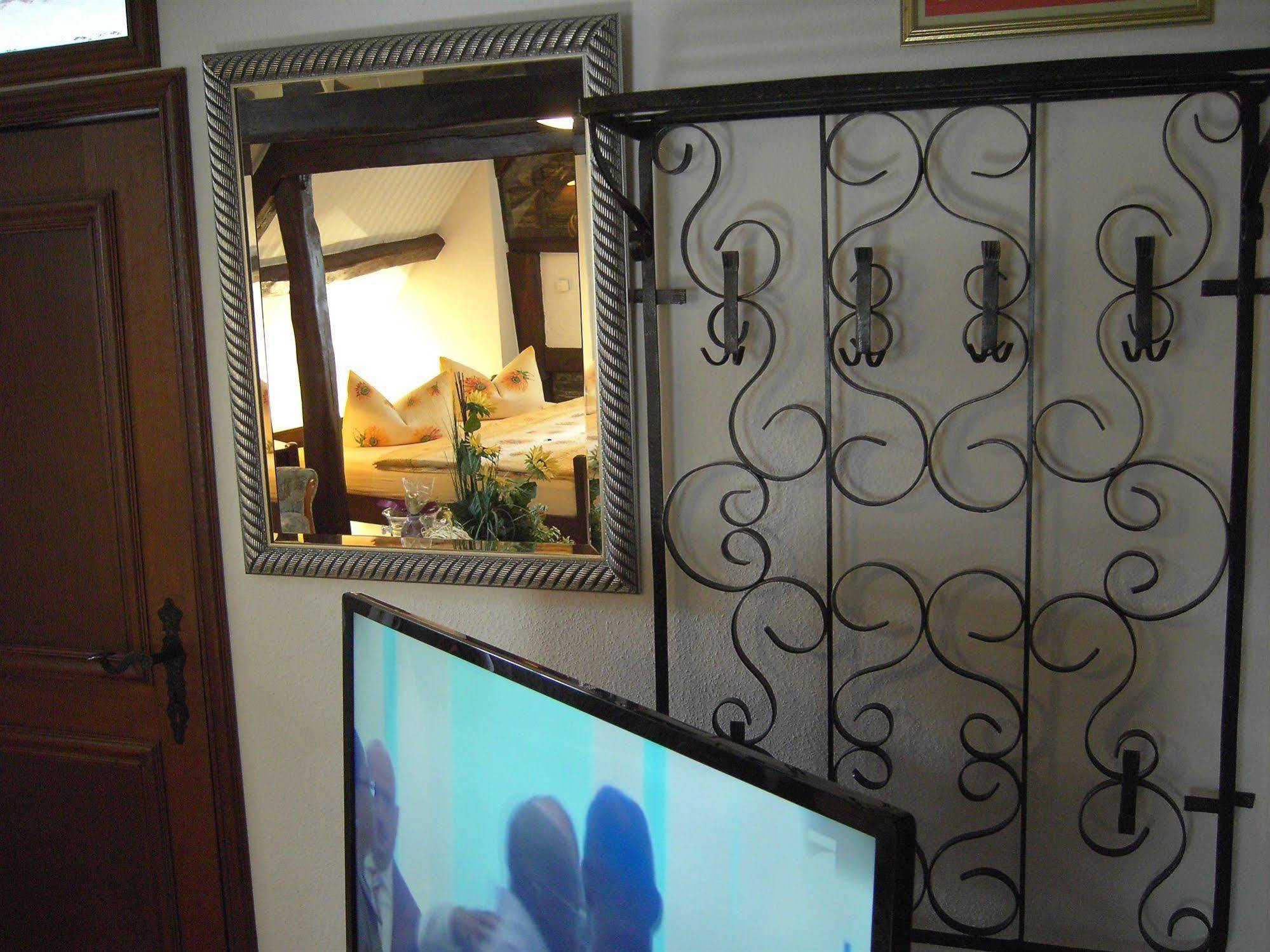 Hotel Graf Rolshausen มอนเชา ภายนอก รูปภาพ