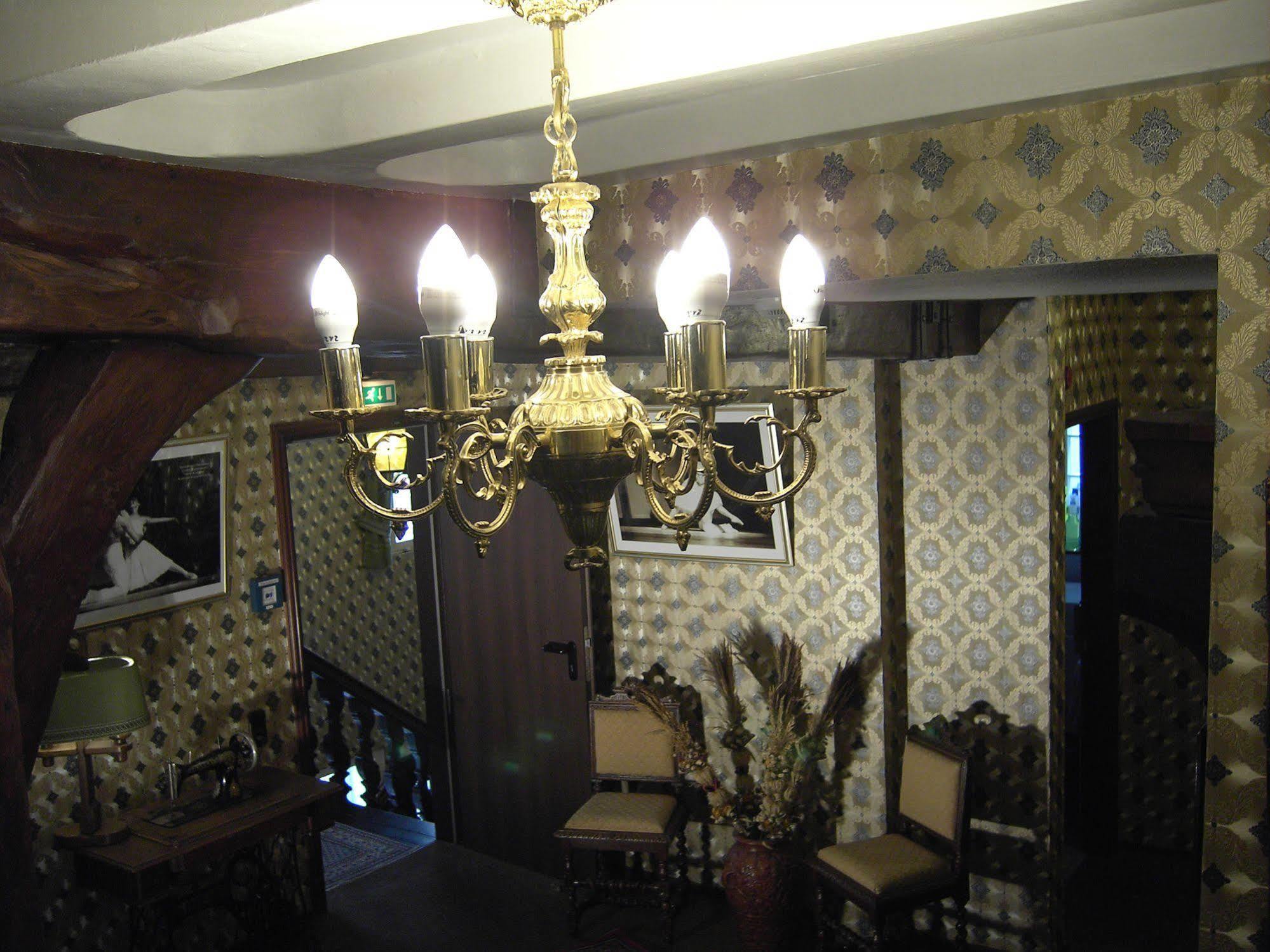 Hotel Graf Rolshausen มอนเชา ภายนอก รูปภาพ