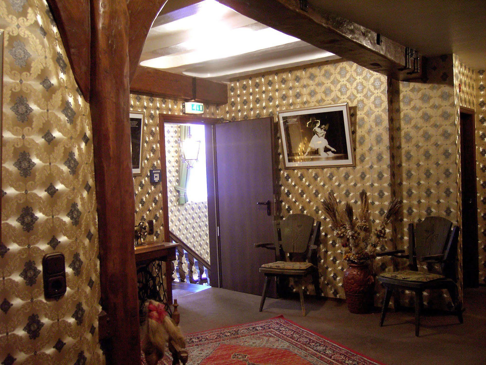 Hotel Graf Rolshausen มอนเชา ภายนอก รูปภาพ